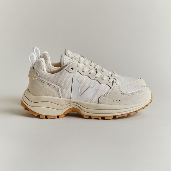 Veja Venturi sneakers size 37 (US size 6) - Picture 1 of 9